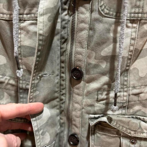 Triple Five Soul Cream Sherpa-Lined Jacket - Picture 4 of 8